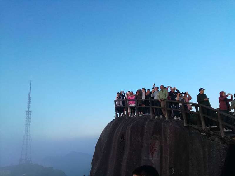 華南之巔-_副本.jpg 華南之巔-_副本.jpg